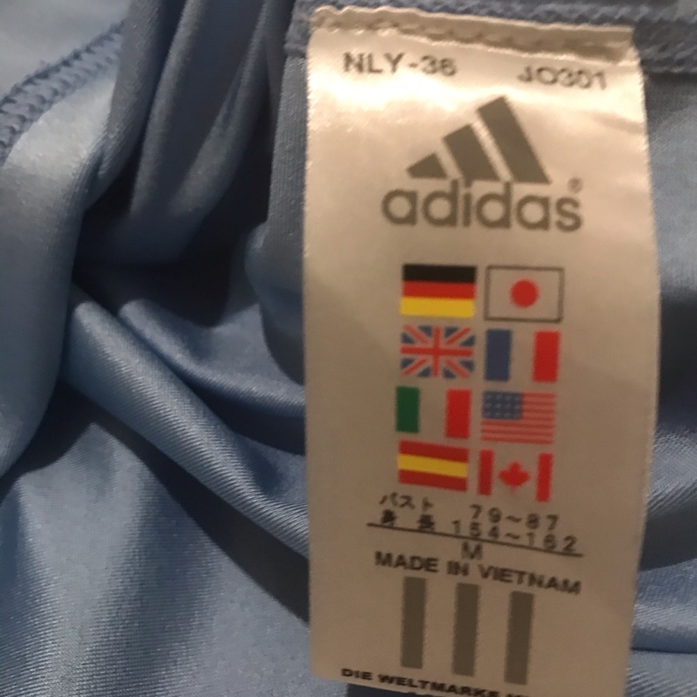 Adidas Women’s Training shirt size S-M - Picture 4 of 6